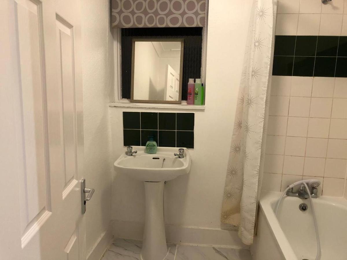 East London 2 Bedroom Apartment المظهر الخارجي الصورة