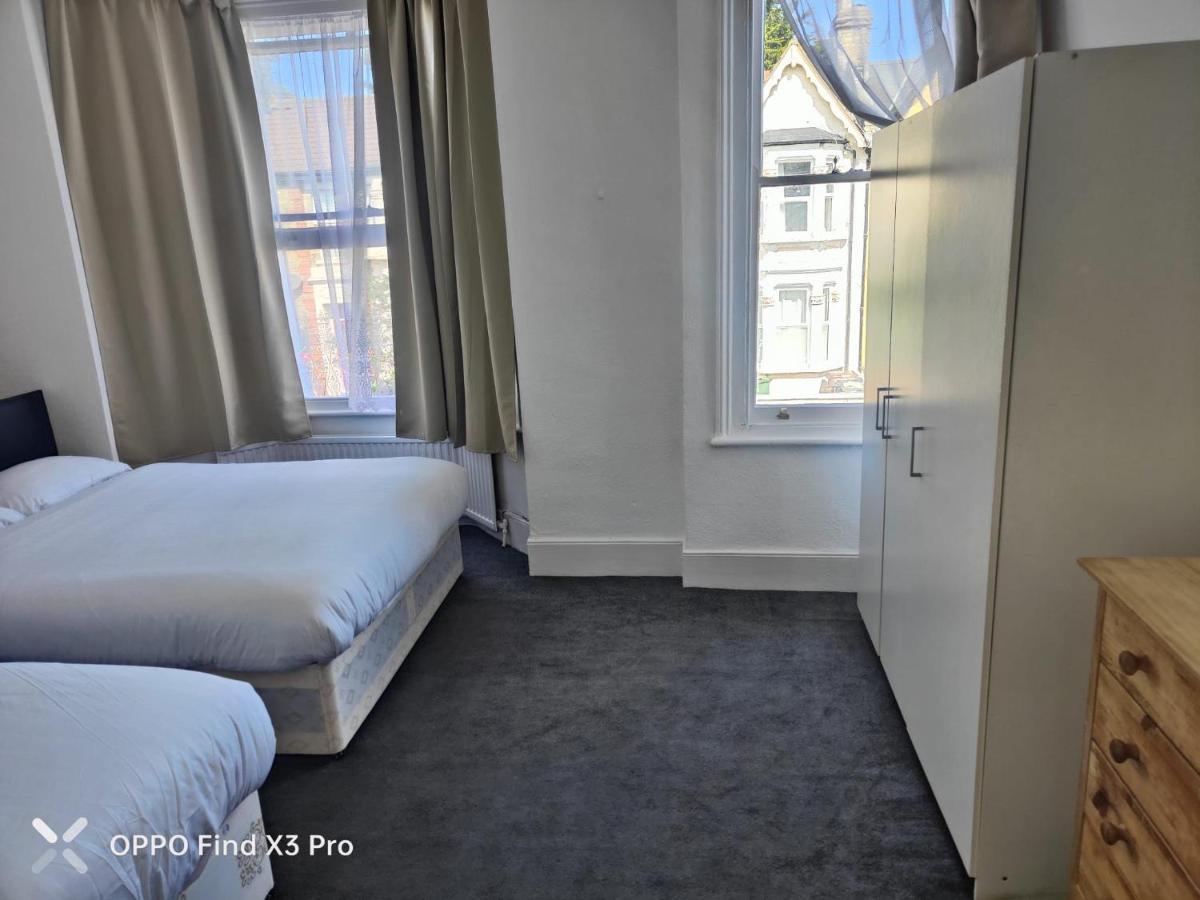 East London 2 Bedroom Apartment المظهر الخارجي الصورة
