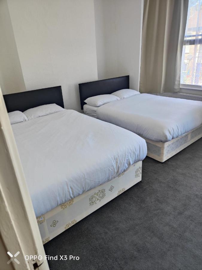 East London 2 Bedroom Apartment المظهر الخارجي الصورة